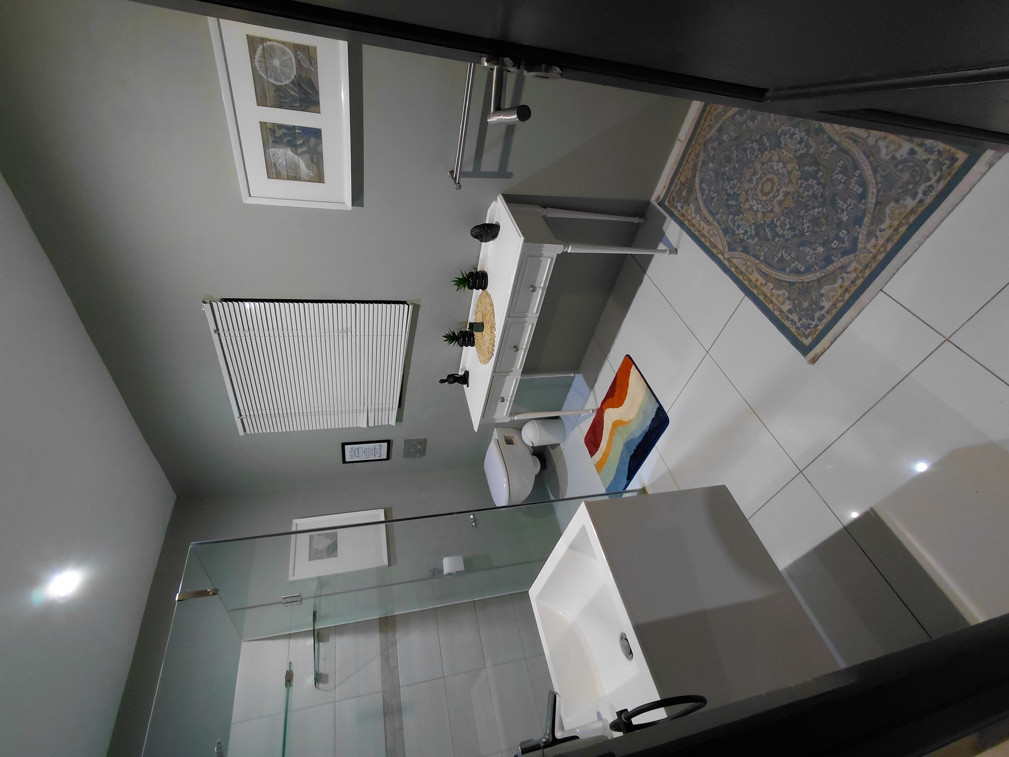En-suite bathroom 3